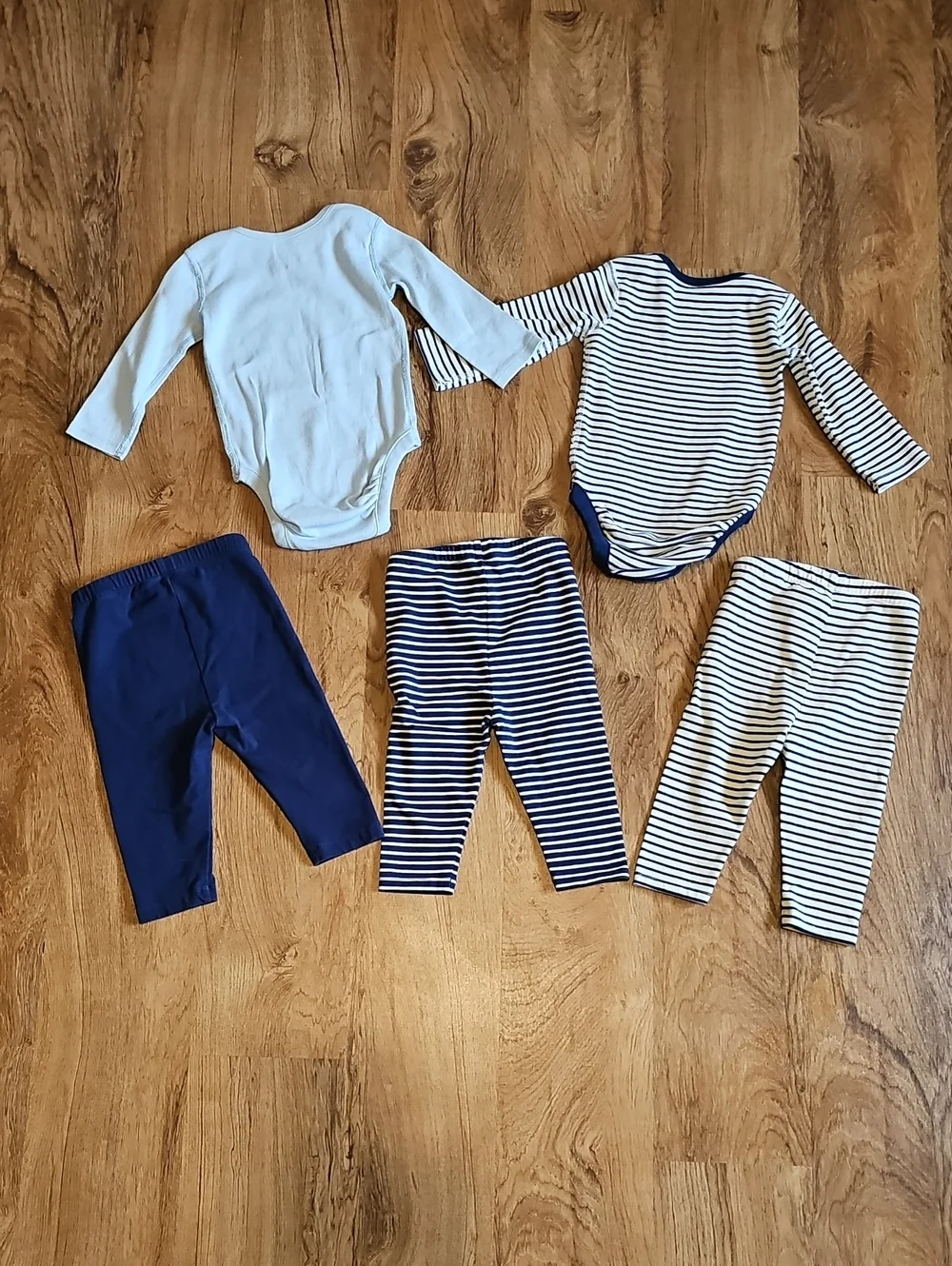Moon And Back By Hanna Andersson 3-6 Month Bubdle Light Blue and Navy Stripes